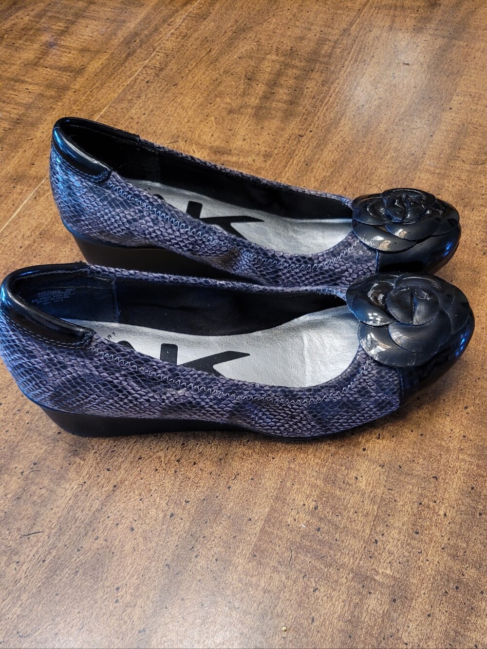 Anne Klein Sport Snake Print Shoes 6